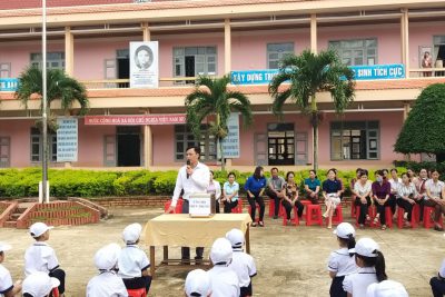 Hướng về miền Trung thân yêu